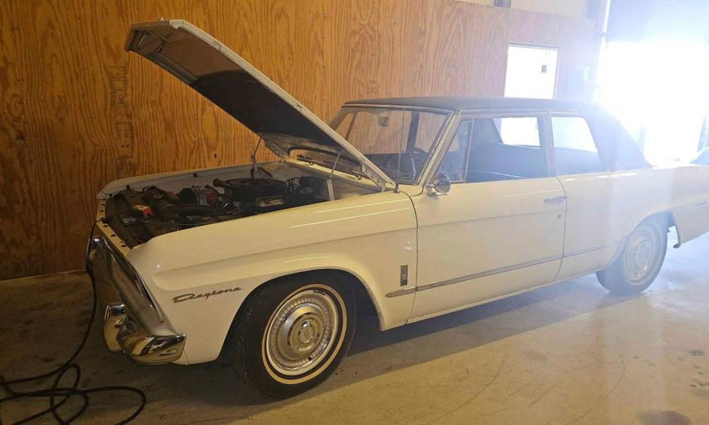 1966 White Studebaker 2dr Daytona 2024 (1).jpg