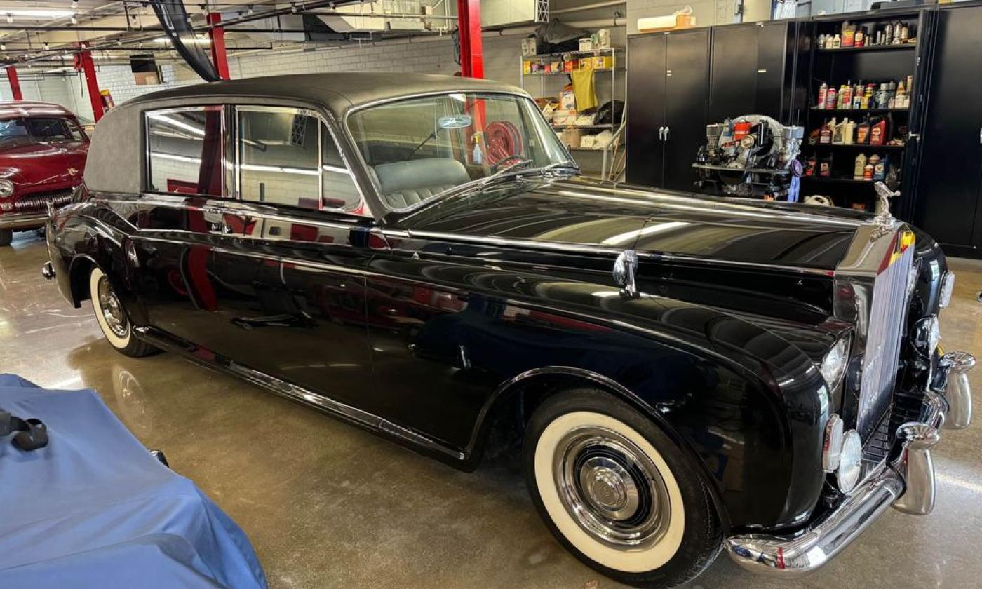 1967 Rolls Royce Phantom V limousine for sale USA (1).jpg