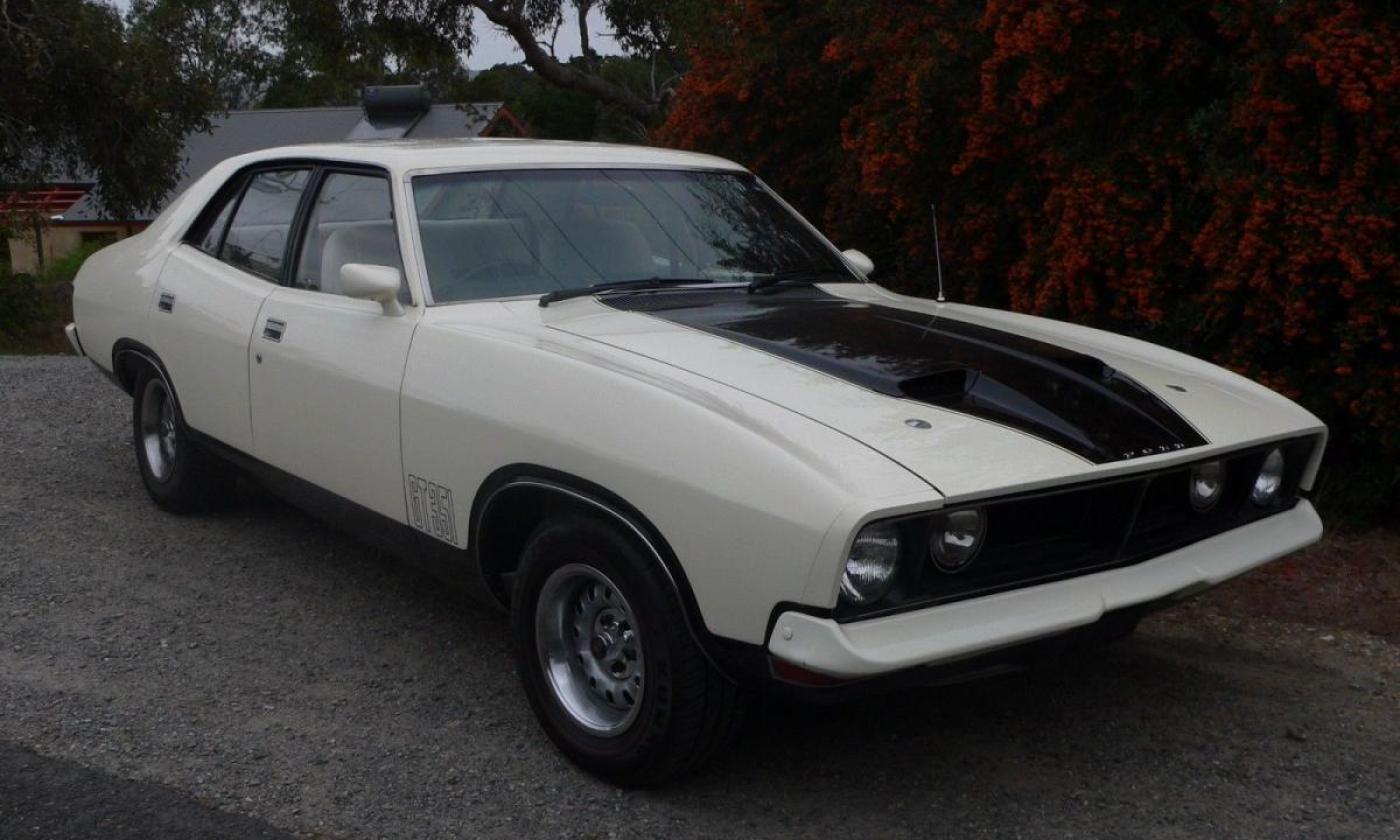 1975 Ford Falcon XB GT Sedan white with black stripe images (2).jpg