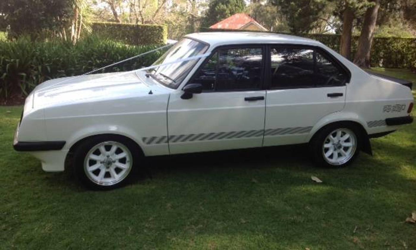 1980 Ford Escort RS2000 4-door sedan Australia white (8).JPG