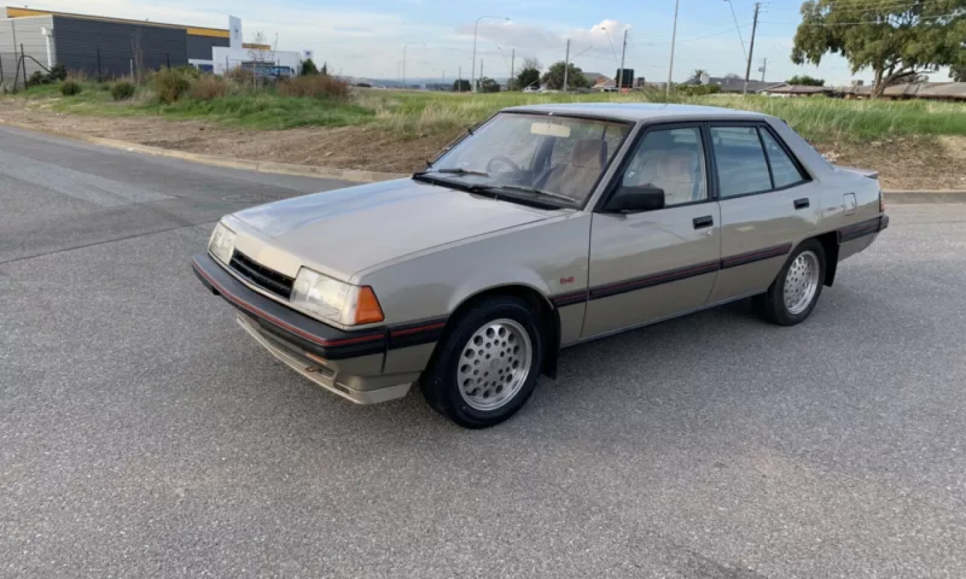 1984 Silver Gold Mitsubishi Siga GSR original condition images (2).png