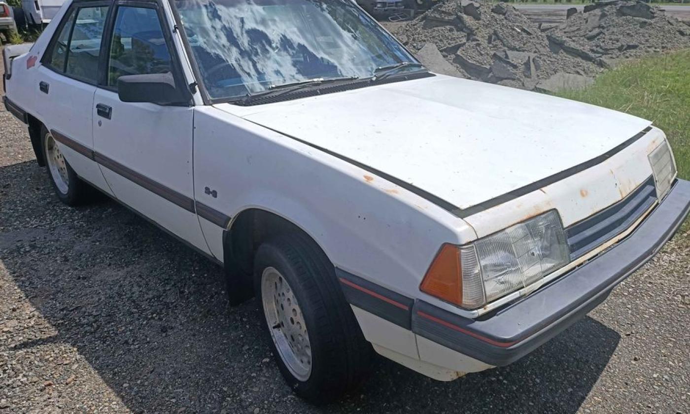 1985 Sigma GSR Australia White with blue trim for sale Australia 2021 (1).jpg
