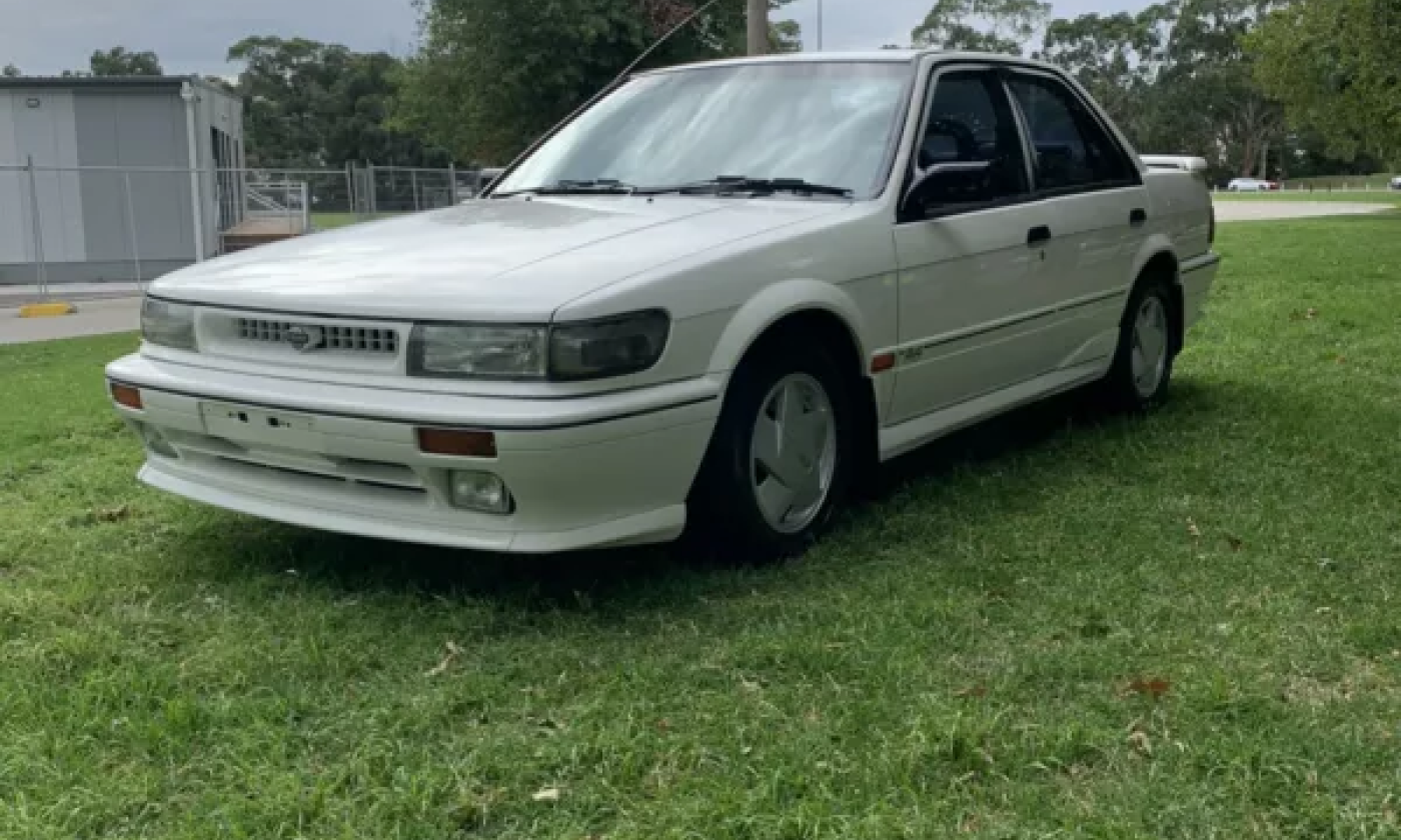 1990 White Pintara Nissan TR-X TRX (1).png