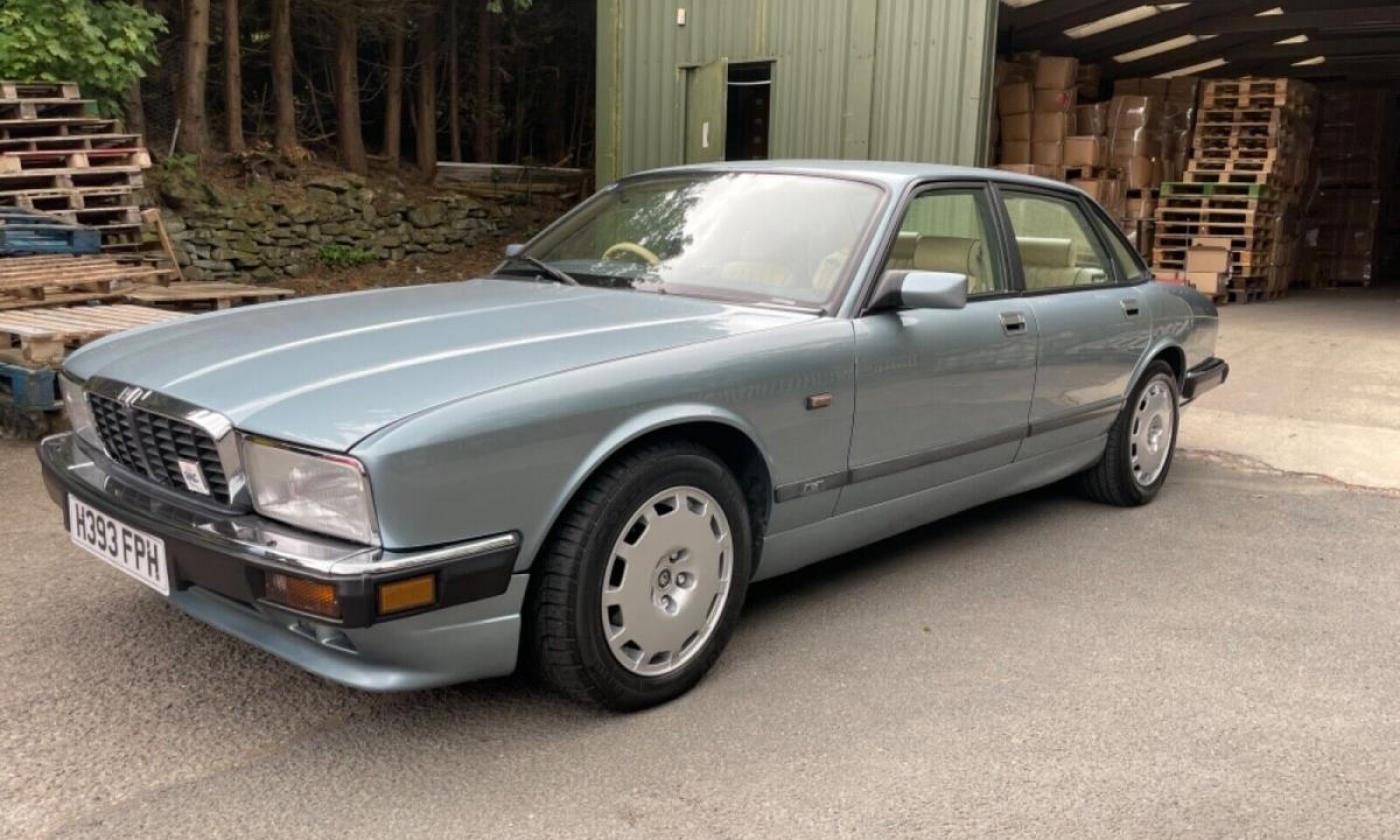 1990 XJ40 Jaguarsport XJR Blue Sedan for sale UK (1).jpg