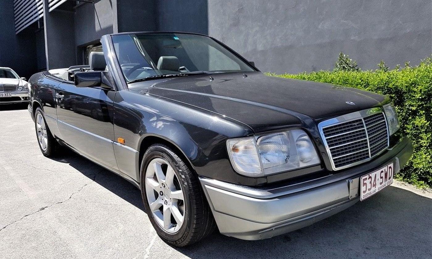 1993 Mercedes W124 E320 Cabriolet black on grey images (1).jpg
