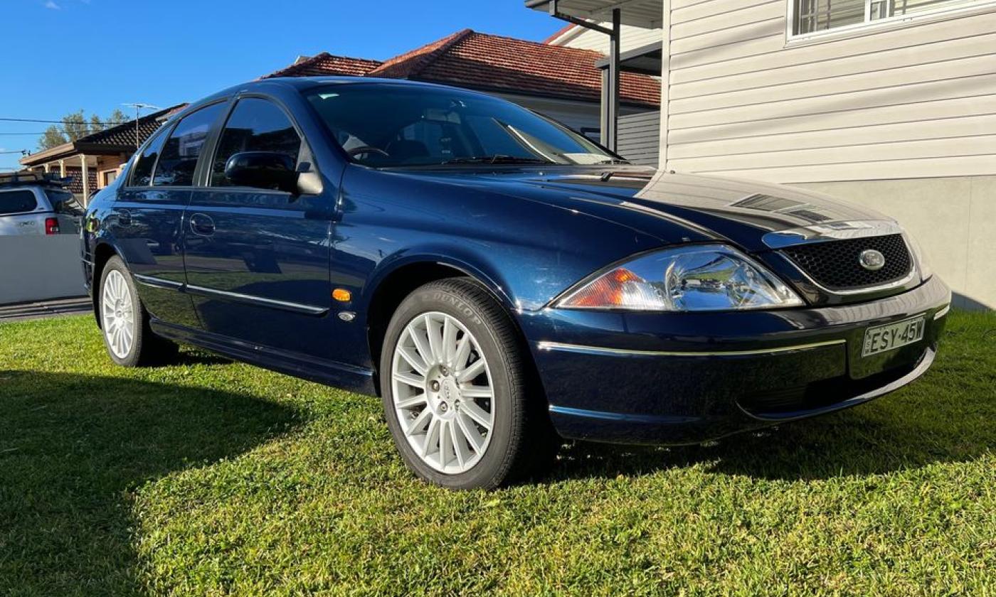 2000 Ford AU Fairmont Ghia 75th Anniversary Blue sedan (3).jpg