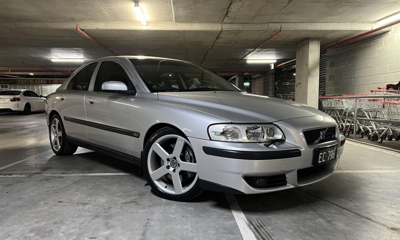 2003 Volvo S60 R Sedan RHD for sale Australia Silver (4).jpg