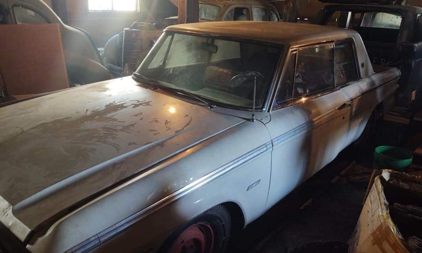 Barn find 1964 Studebaker Daytona hardtop coupe (5).jpg
