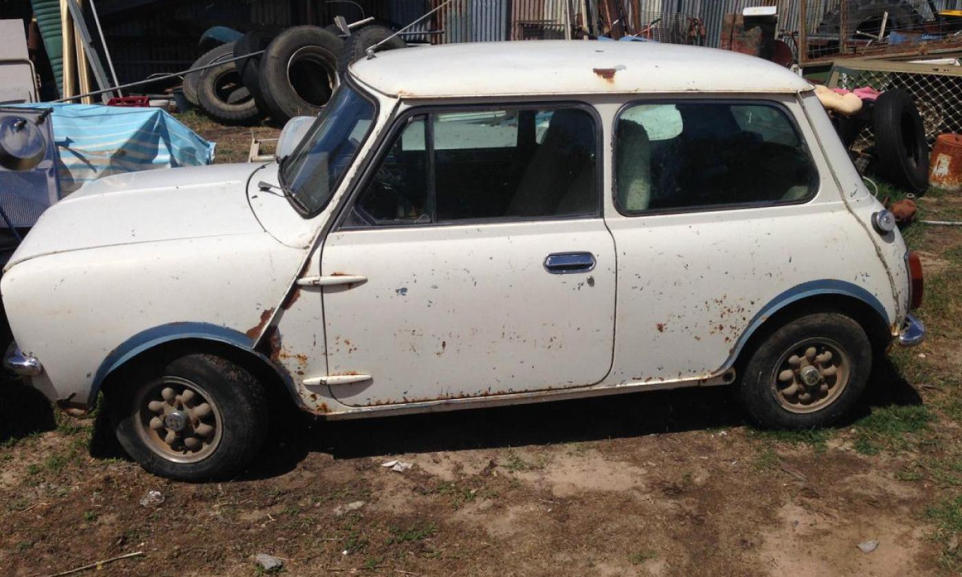 Blue leyland Mini 998LS 1.JPG