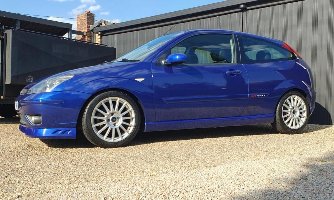 Ford Focus ST170 Australian body kit Imperial Blue (1).jpg