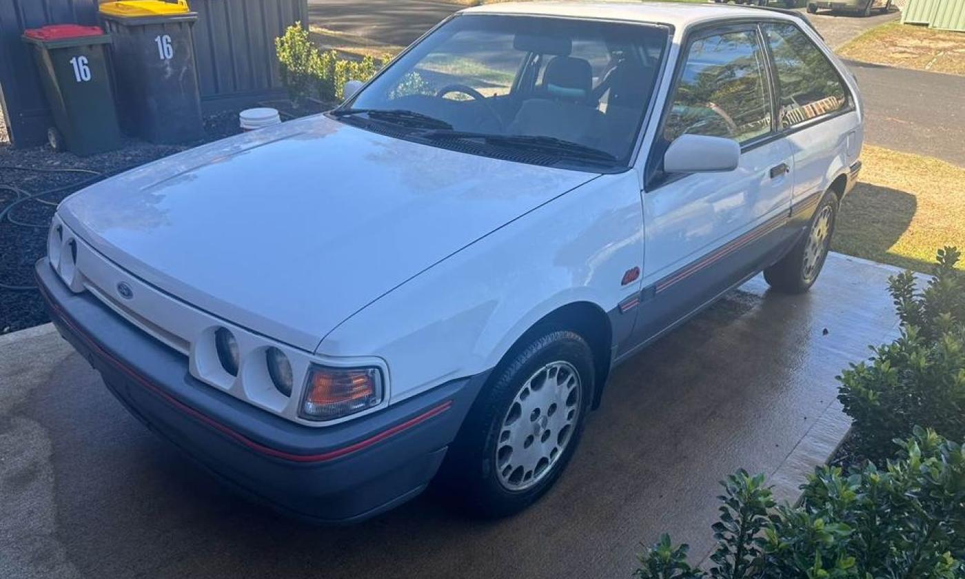 Ford Laser TX3 AWD white rare Australia (8).jpg