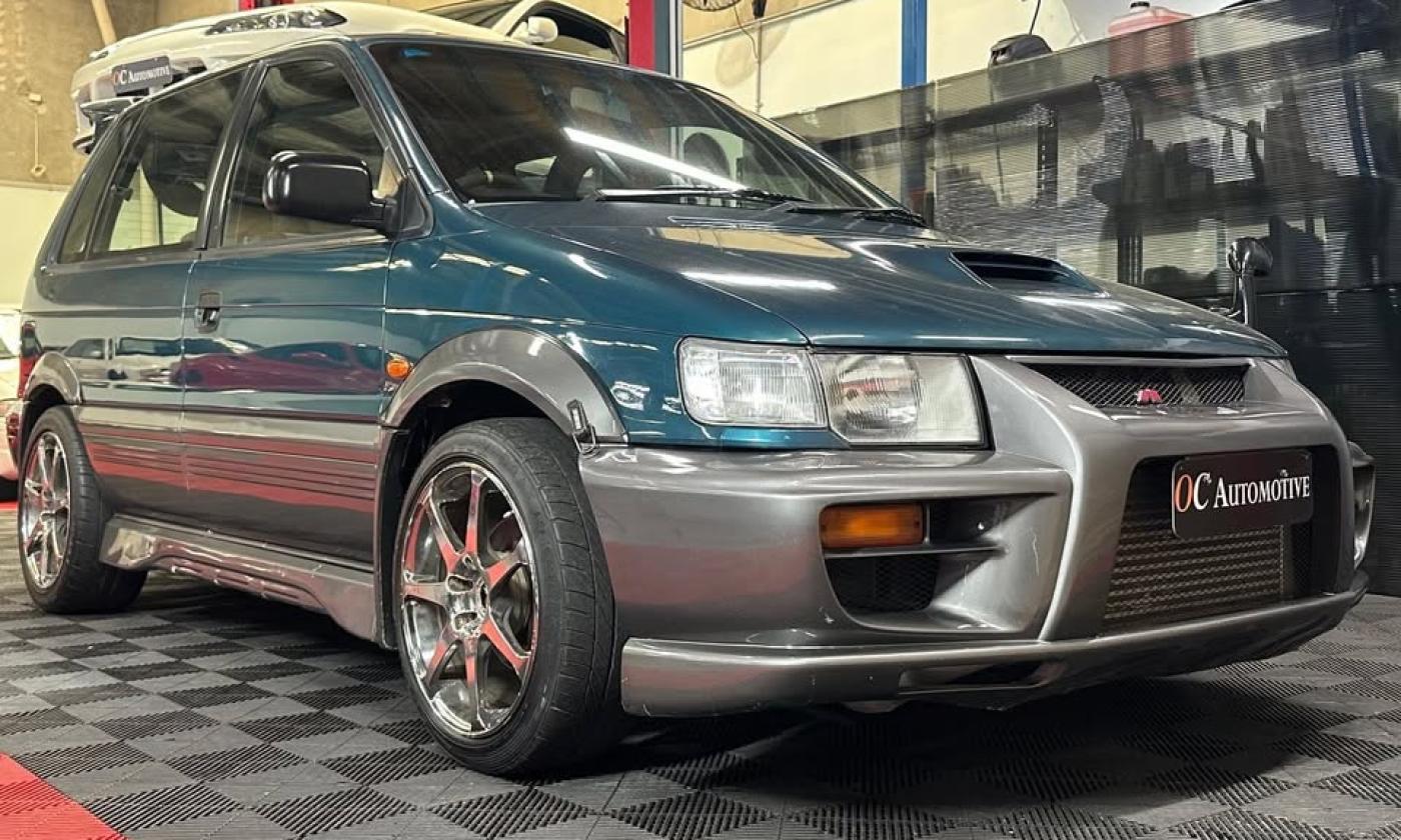 Green Mitsubisho RVR Hypersport (1).jpg