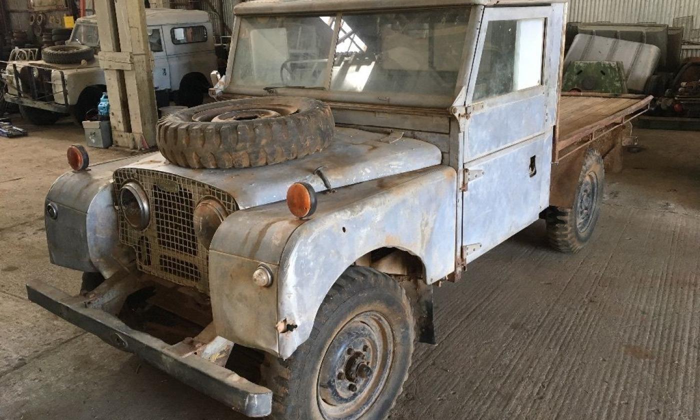 Land Rover 1957 series 1 front.jpg