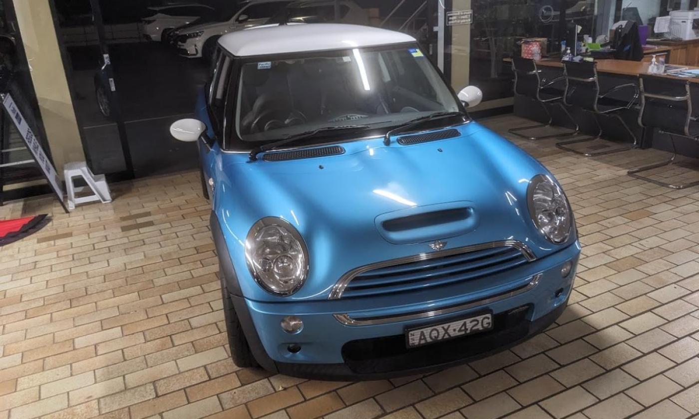 R53Cooper S  John Cooper Works car Electric Blue (6).jpg