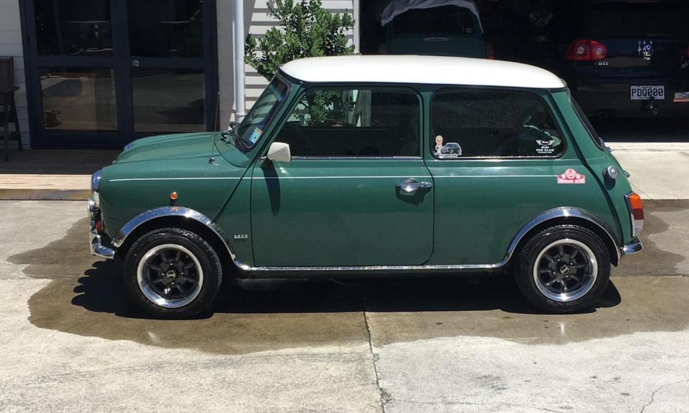 Rover Mini 35th Anniversary 1994 Green images New Zealand (1).jpg