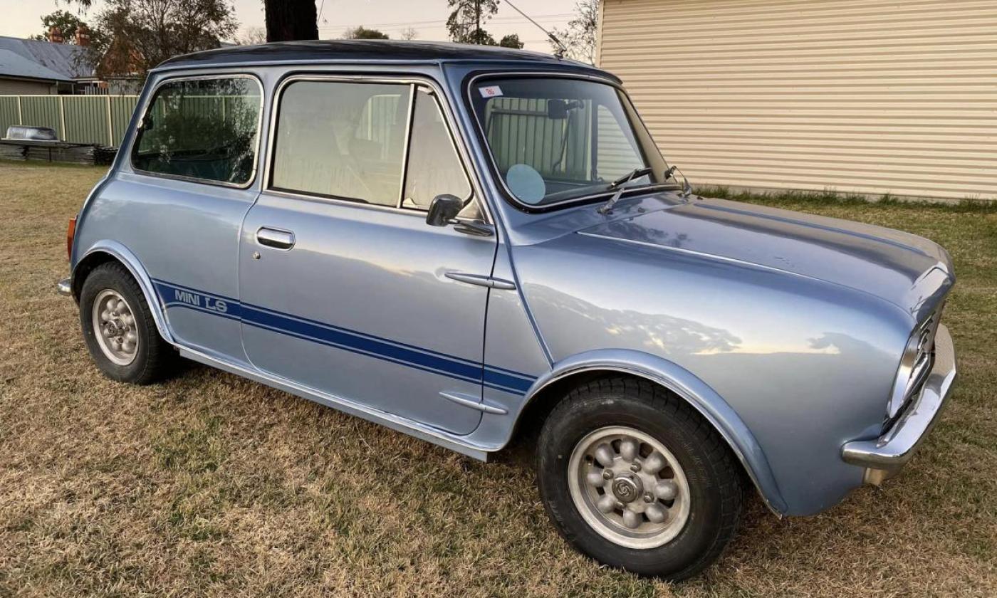 Silver Blue 1977 Leyland mini LS 998cc engine original resto  (1).jpg