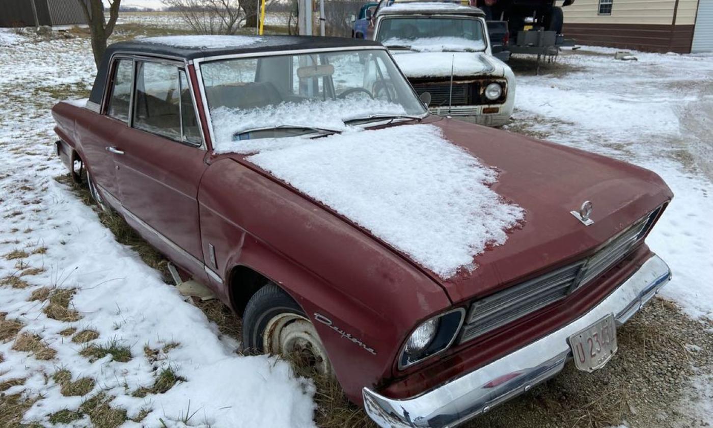 Studebaker Daytona Sports Sedan 1966 Maroon with black roof unrestored wreck (1).jpg