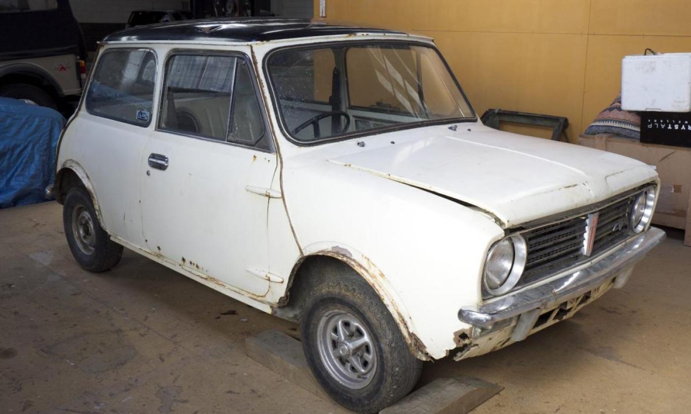 White NZ Australian Mini Clubman GT 1973 unrestored pics (1).jpg