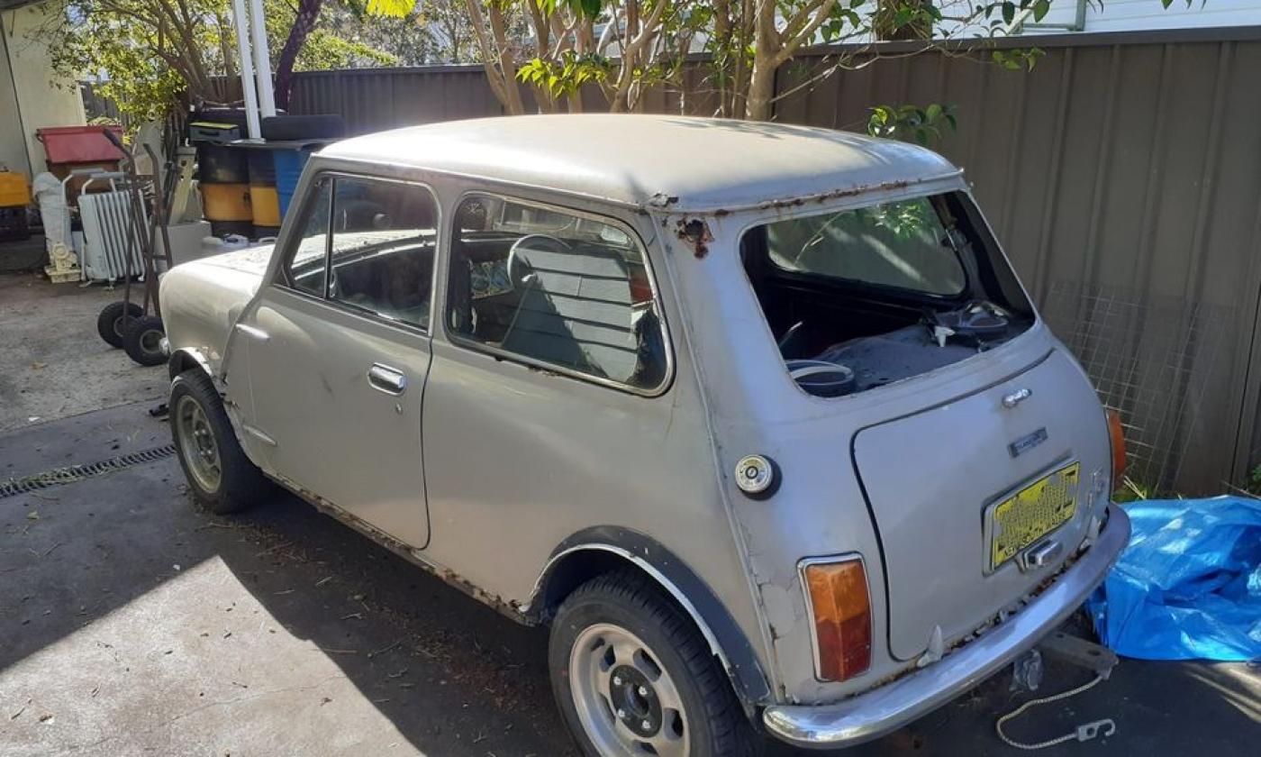 Wreck Leyland Mini 1275 LS Silver for sale 2023 (1).jpg