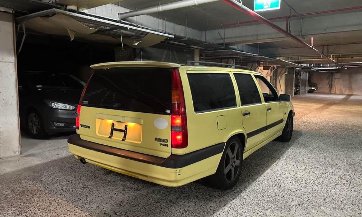 YellowVolvo 850 R Wagon for sale Sydney 1995 (1).jpg