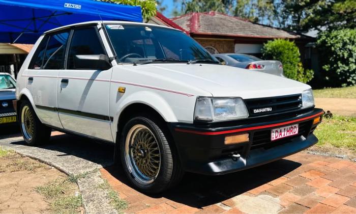 Charade turbo 80s hatch (2).jpg