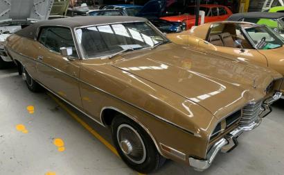 1975 Ford Landau Australia Gold paint images 2021 (3).jpg