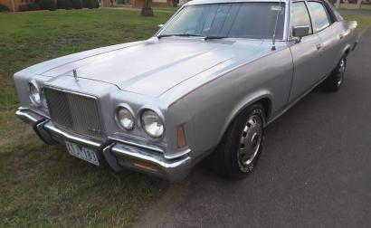 1977 Ford LTD Fairlane ZH Silver Monarch Sedan (1).jpg