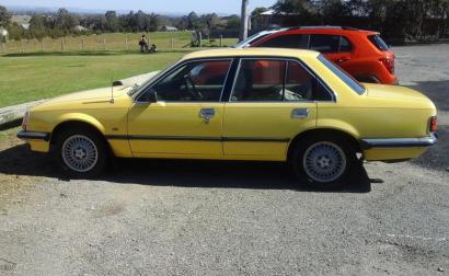 1979 Holden Commodore VB SL-E Yellow paint images (1).jpg