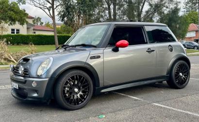 Grey JCW Mini Cooper S R53 2003 model (4).jpg