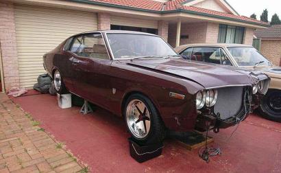 Mark II Toyota Corona 1975 modified V12 Toyota century engine (1).jpg