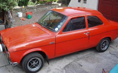 Sebring Red MK1 Escort RS2000 images (4).jpg