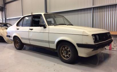 White Ford Escort MK2 1979 RS2000 4-door sedan images car 16 Australia (1).jpg