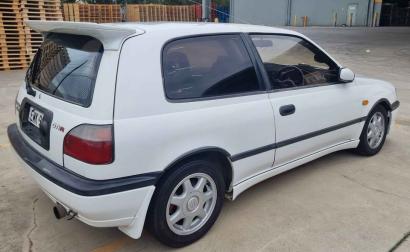 White Nissan Pulsar GTiR N14 images Australia (11).jpg